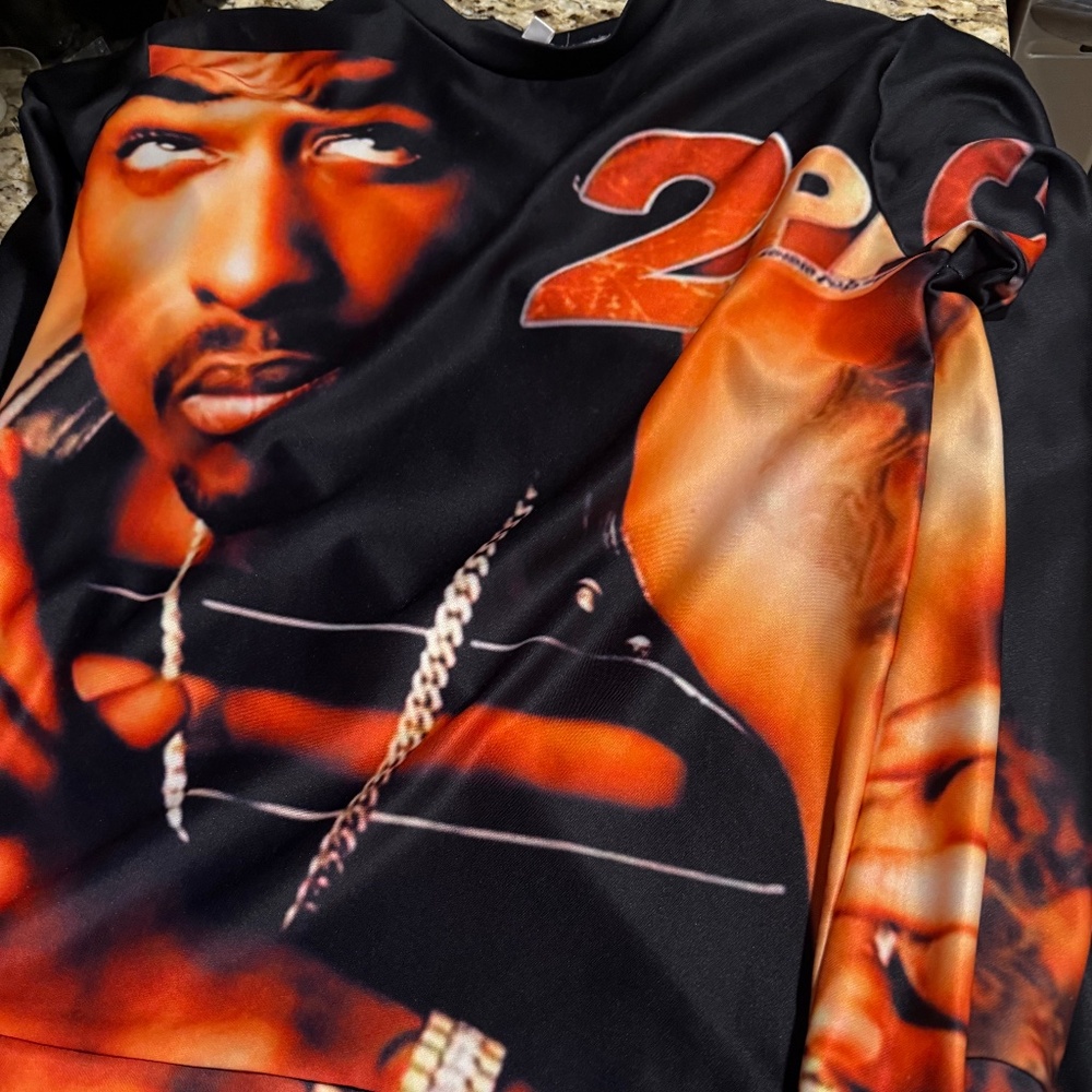 Tupac Sweat Shirt (Long Sleeves)